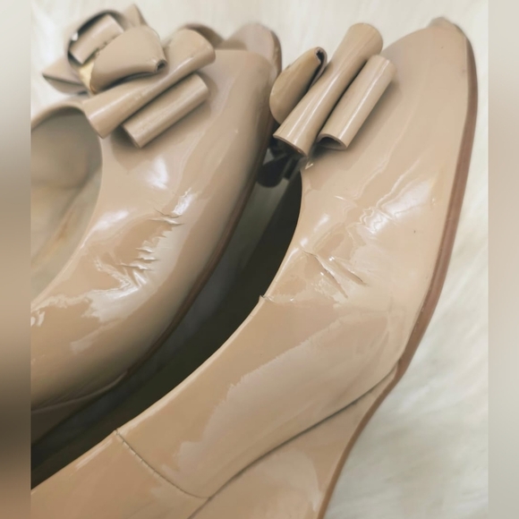 Tory Burch Patent Leather Peep Toe Wedge Pumps Size 9 - Picture 3 of 10